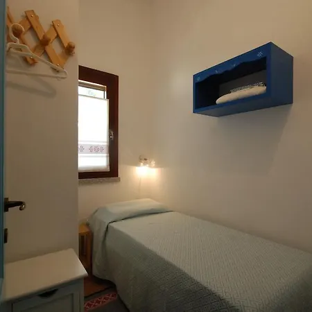 דירה Is Cannisonis