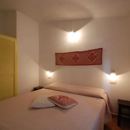 דירה Is Cannisonis *